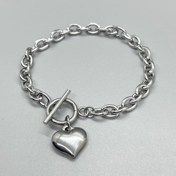 Source Unknown Jewelry - Trendy Women’s Heart Pendant Stainless Steel 8 inch Bracelet NWOT